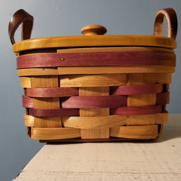 Small Split Reed Woven @ Handle Basket w/Fitted Lid in Red & Natural 4"x6"x3.5" - Picture 1 of 6
